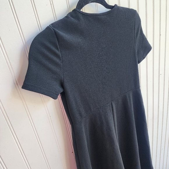 Shein Girls Short Sleeves Dress Textured Stretch Button Detail Midi Black 11-12Y - Picture 6 of 11